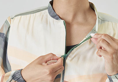 Opening-with-YKK®-zip
