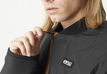 MVT490-Front-opening-with-YKK®-Vislon-zip