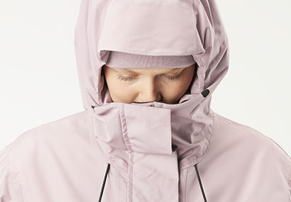 Adjustable-hood-with-drawcord
