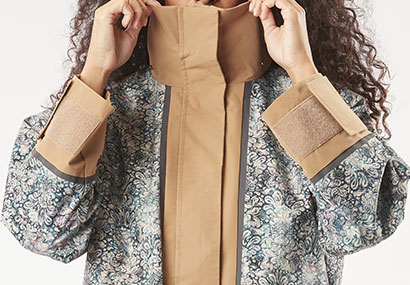 WVT338-Front-opening-with-YKK®-Vislon-zip